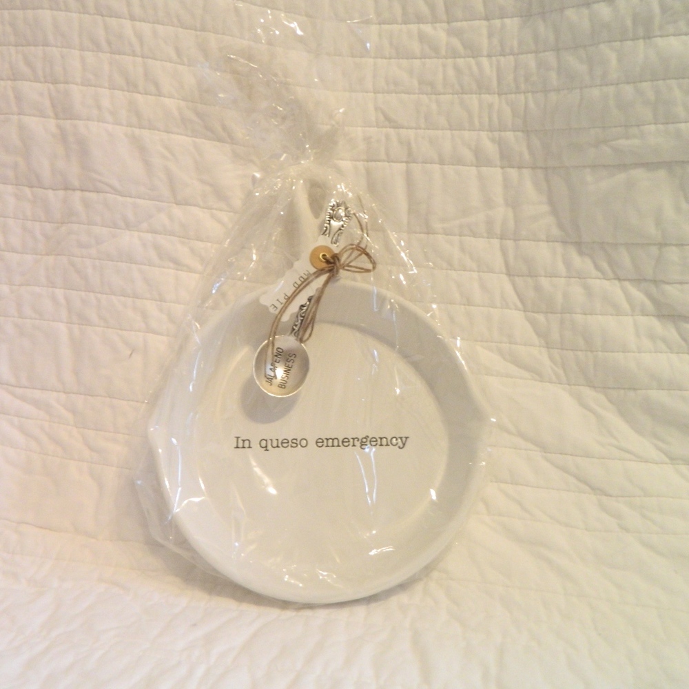 Mud Pie "In Queso Emergency" skillet